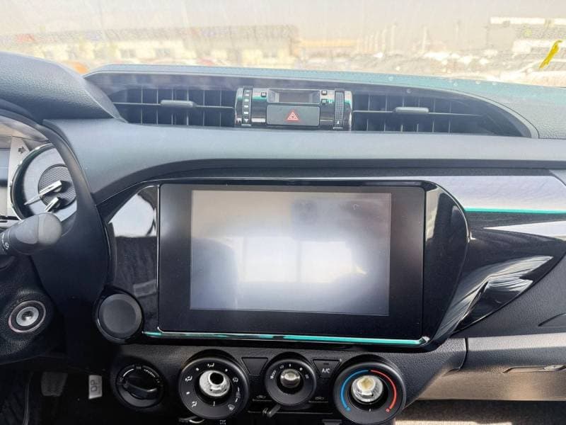 2026 Toyota Hilux thumbnail 7