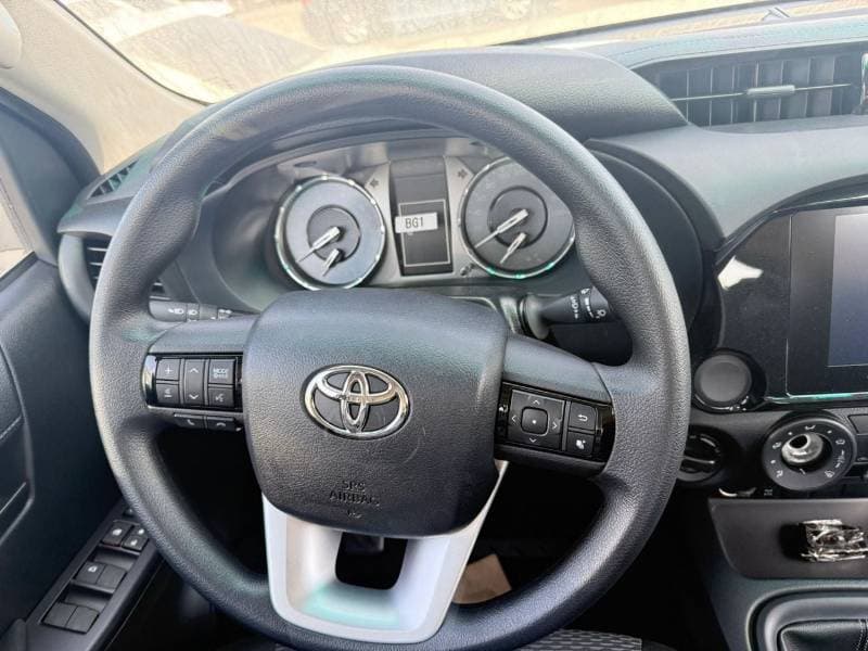 2026 Toyota Hilux thumbnail 6