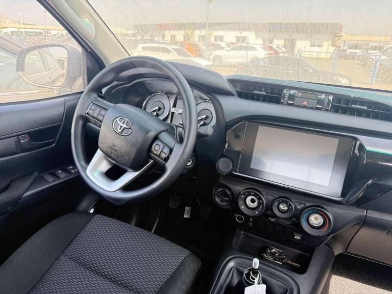 2026 Toyota Hilux thumbnail 8