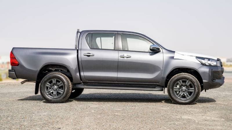 2026 Toyota Hilux thumbnail 5
