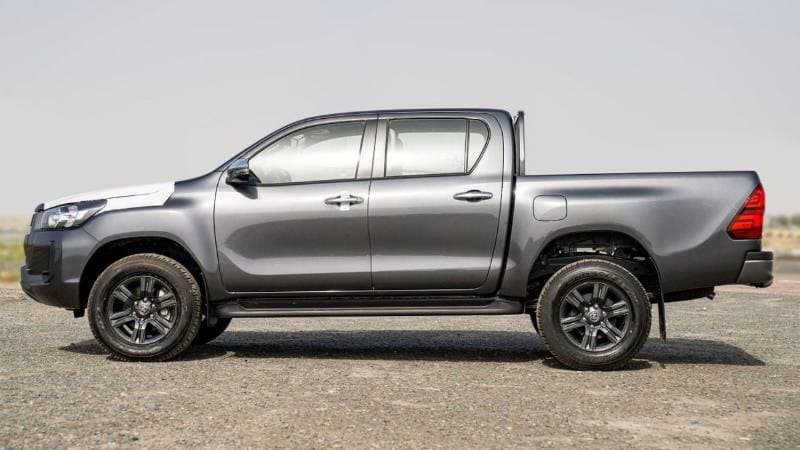 2026 Toyota Hilux thumbnail 4