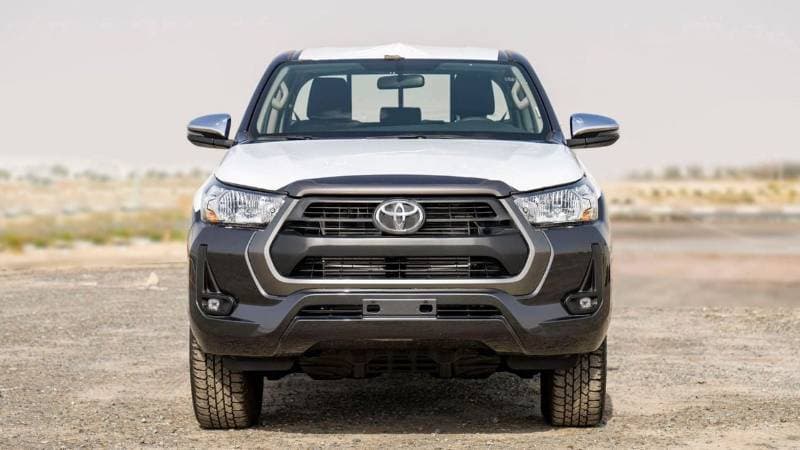 2026 Toyota Hilux thumbnail 2