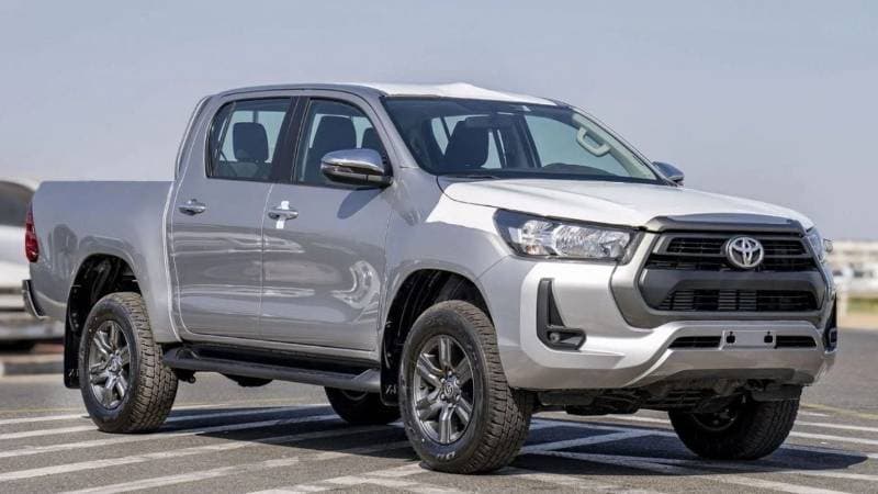 2026 Toyota Hilux MED OPTION thumbnail 3