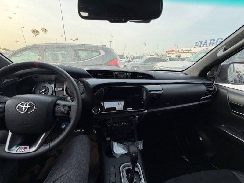 2026 Toyota Hilux GR SPORT thumbnail 4