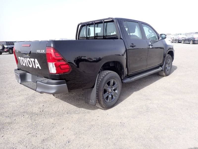 2026 Toyota Hilux GLX thumbnail 6