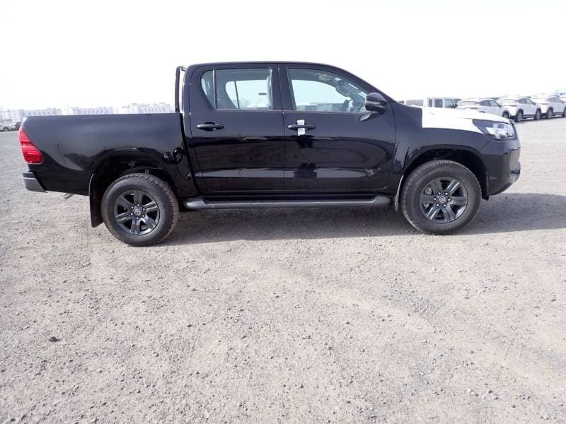 2026 Toyota Hilux GLX thumbnail 4