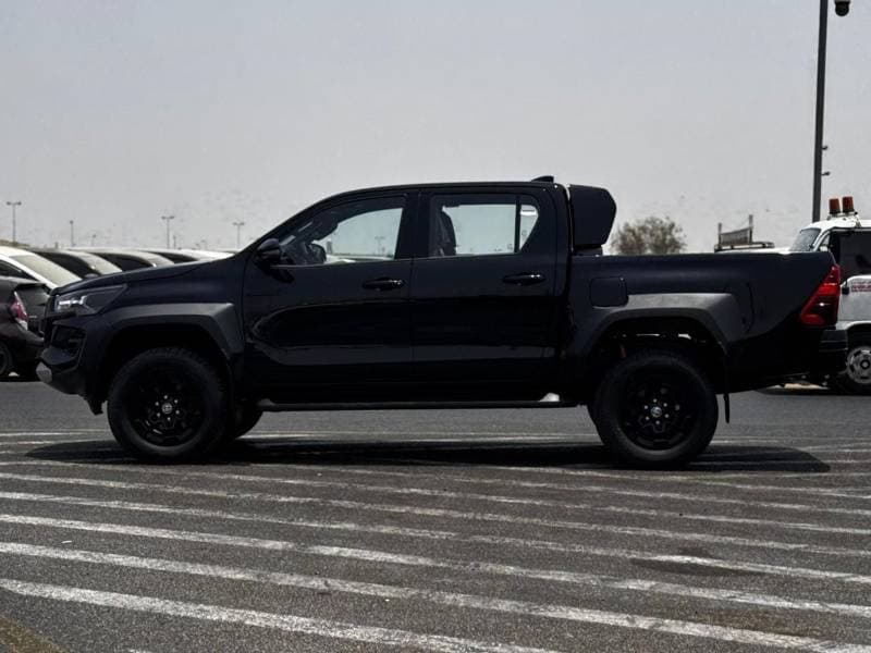 2025 Toyota Hilux GR SPORT thumbnail 3