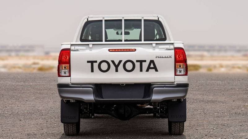 2025 Toyota Hilux thumbnail 4