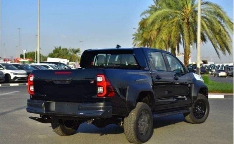 2024 Toyota Hilux GR SPORT thumbnail 6