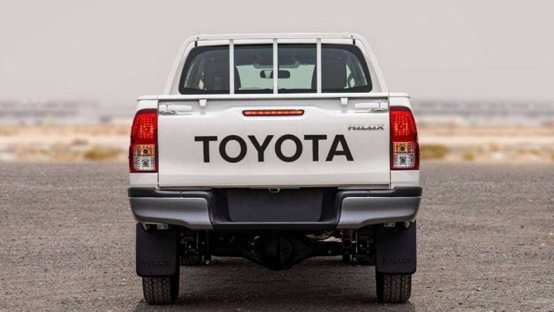 2024 Toyota Hilux GL thumbnail 7