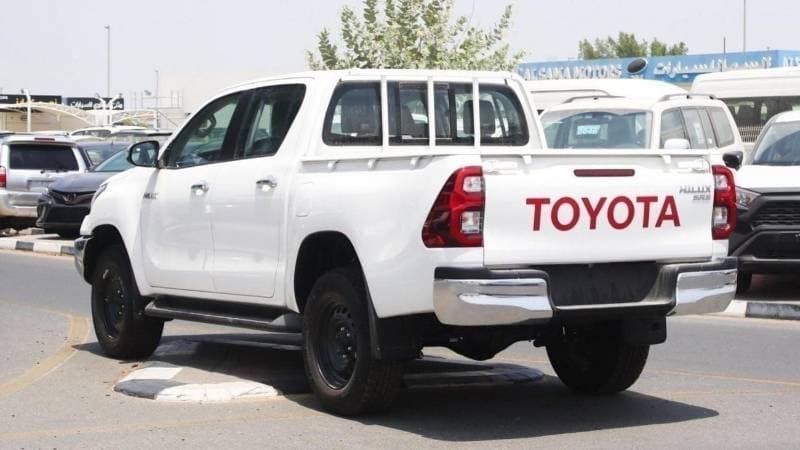 2026 Toyota Hilux SR5 thumbnail 4