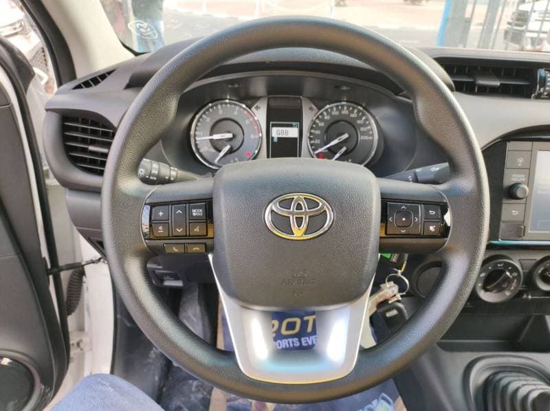 2026 Toyota Hilux thumbnail 8