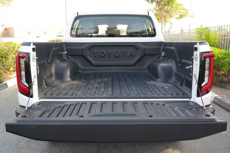 2026 Toyota Hilux ADVENTURE thumbnail 7