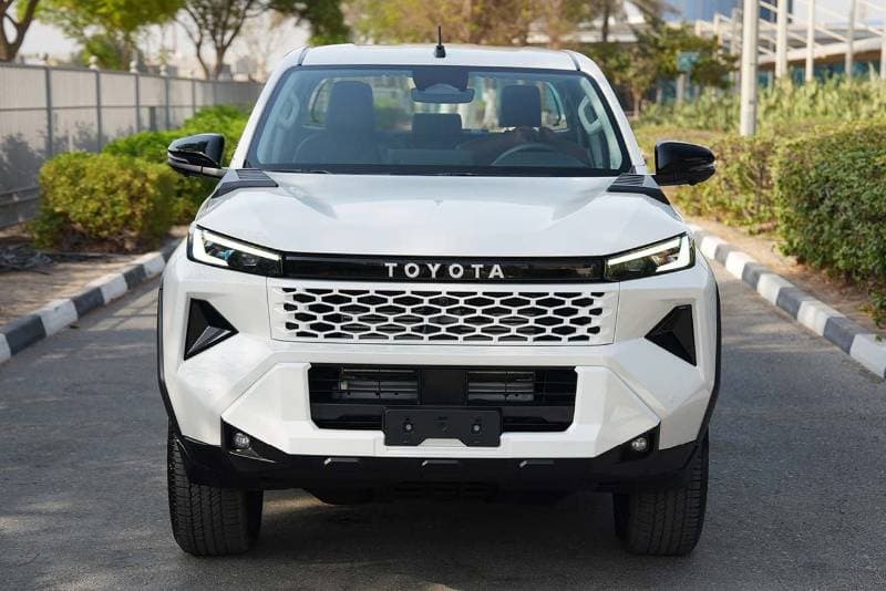 2026 Toyota Hilux ADVENTURE thumbnail 2