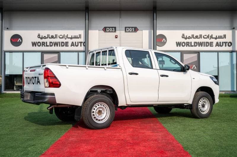 2025 Toyota Hilux GL thumbnail 7