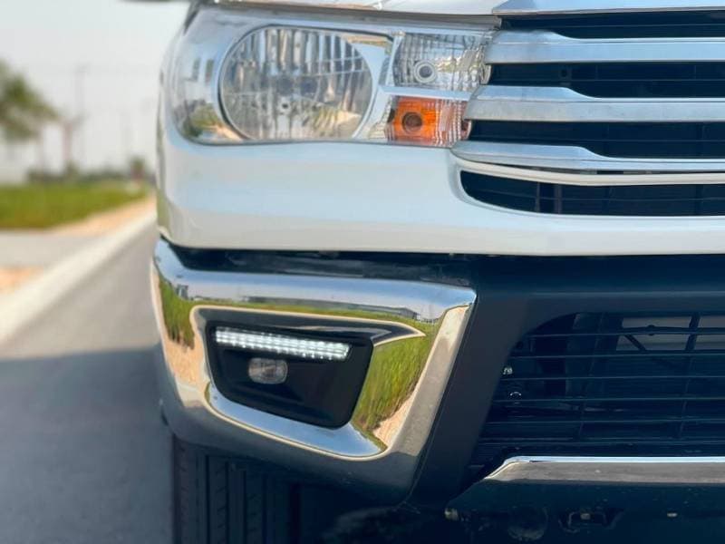 2026 Toyota Hilux STANDARD thumbnail 3