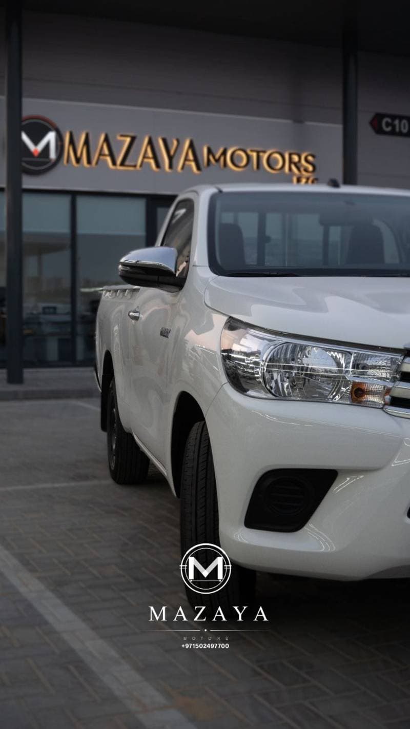 2026 Toyota Hilux GL thumbnail 3