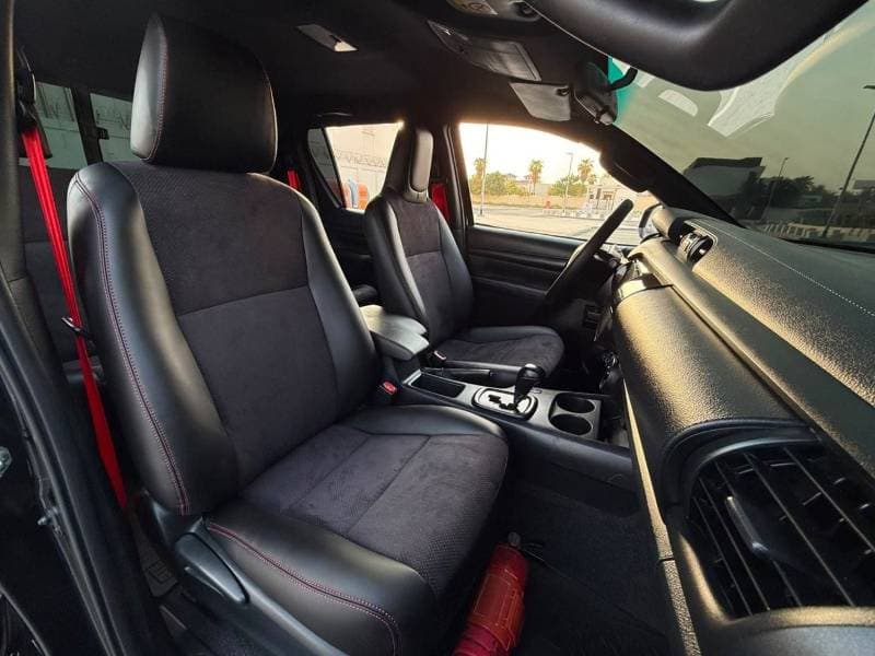 2020 Toyota Hilux GLX thumbnail 7