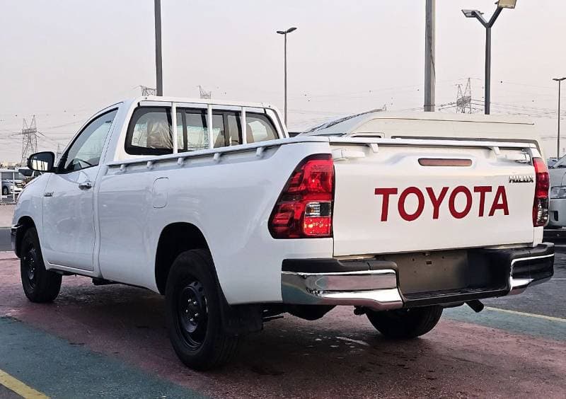 2026 Toyota Hilux thumbnail 5