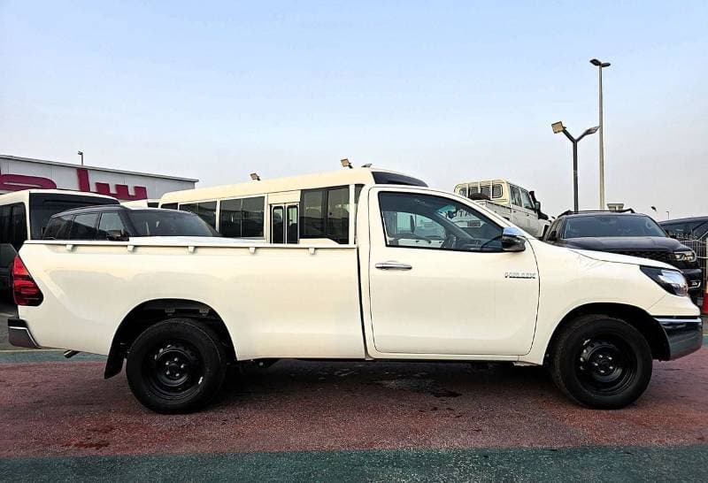 2026 Toyota Hilux thumbnail 4