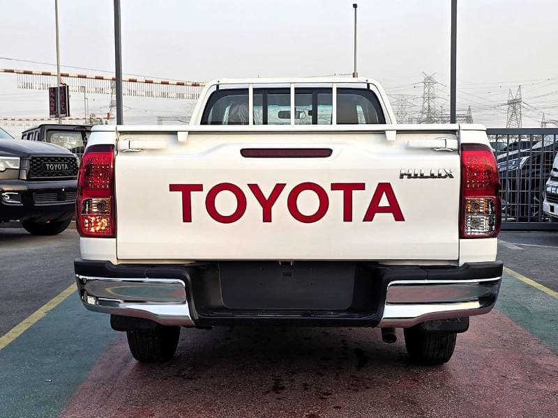 2026 Toyota Hilux thumbnail 6