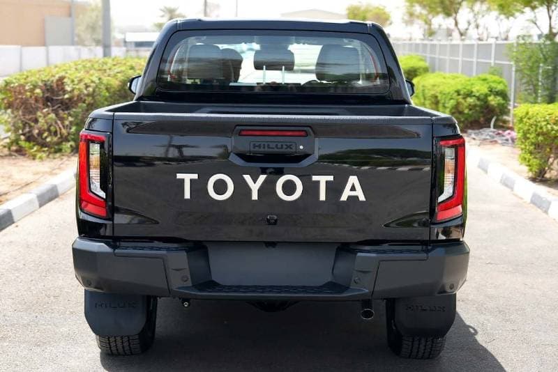 2026 Toyota Hilux ADVENTURE thumbnail 7