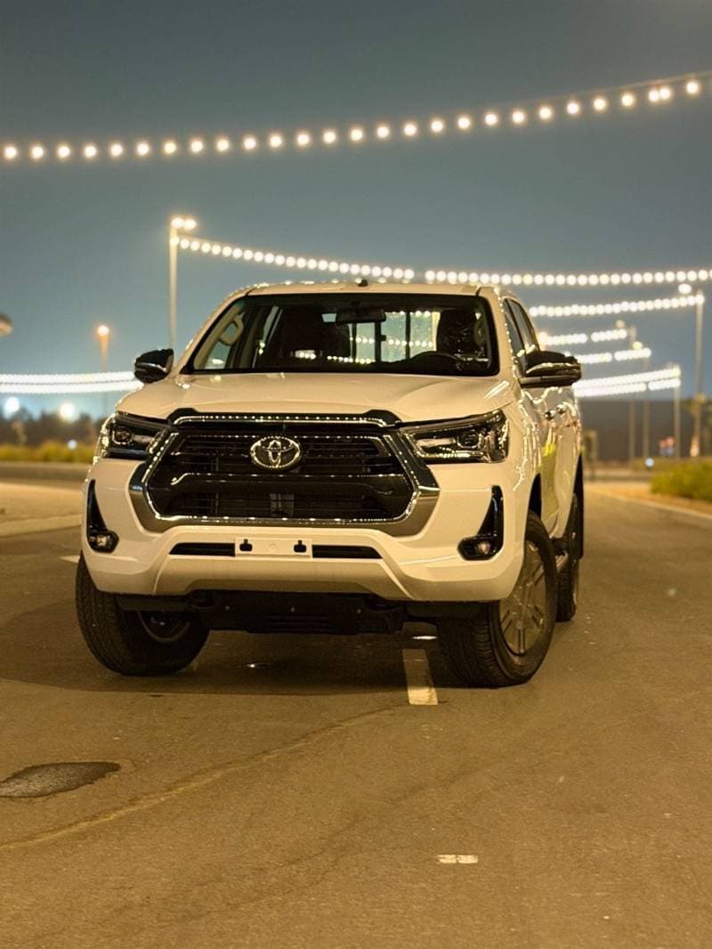 2026 Toyota Hilux HILUX VX 4.0 PETROL 2026 thumbnail 2