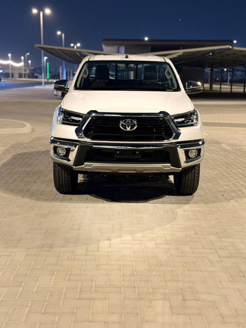 2026 Toyota Hilux GLX thumbnail 3