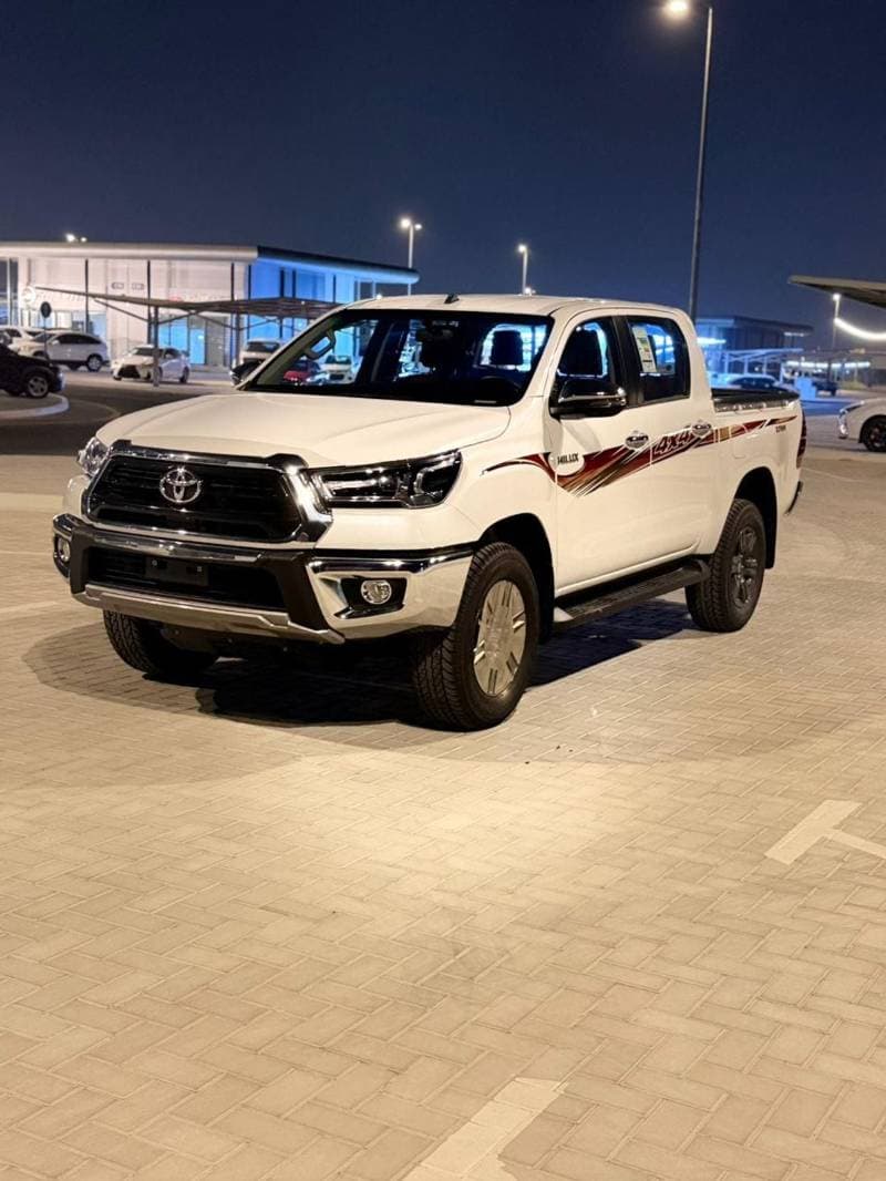 2026 Toyota Hilux GLX thumbnail 2