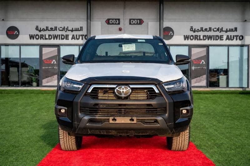 2026 Toyota Hilux SGLX thumbnail 3