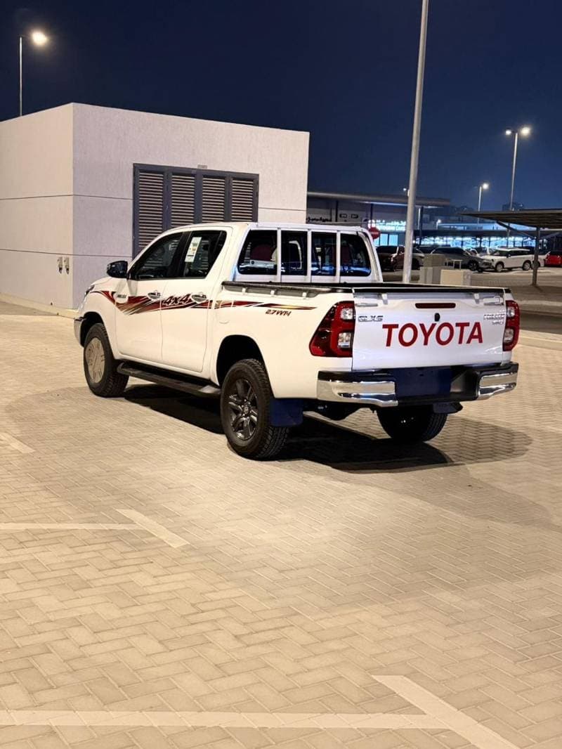 2026 Toyota Hilux GLX thumbnail 5
