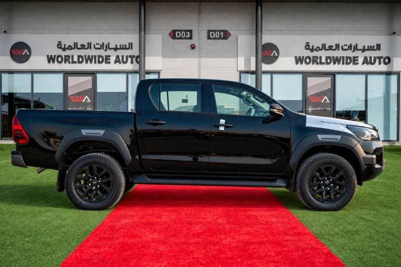 2026 Toyota Hilux SGLX thumbnail 2