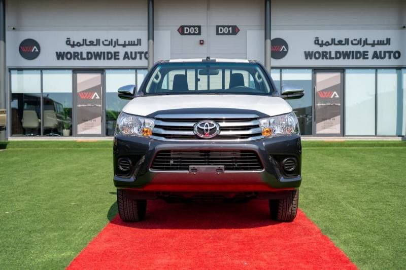 2026 Toyota Hilux 2.4 DIESEL 4x4 SINGLE CABIN 2026 MODEL GCC thumbnail 2