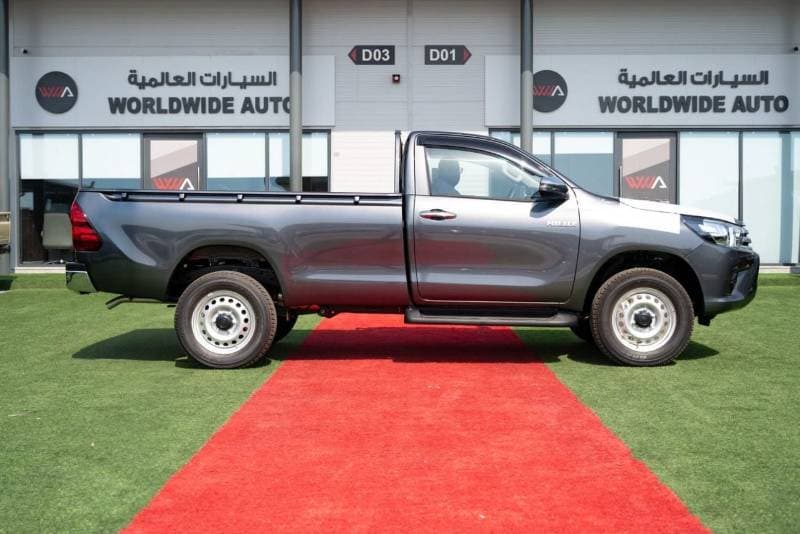 2026 Toyota Hilux 2.4 DIESEL 4x4 SINGLE CABIN 2026 MODEL GCC thumbnail 3