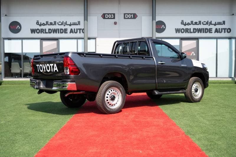 2026 Toyota Hilux 2.4 DIESEL 4x4 SINGLE CABIN 2026 MODEL GCC thumbnail 5