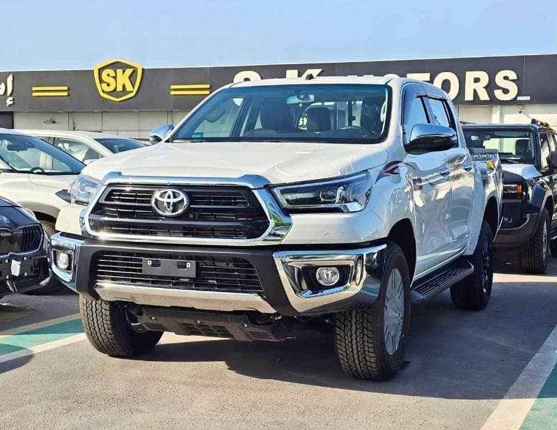 2026 Toyota Hilux SR5 thumbnail 2