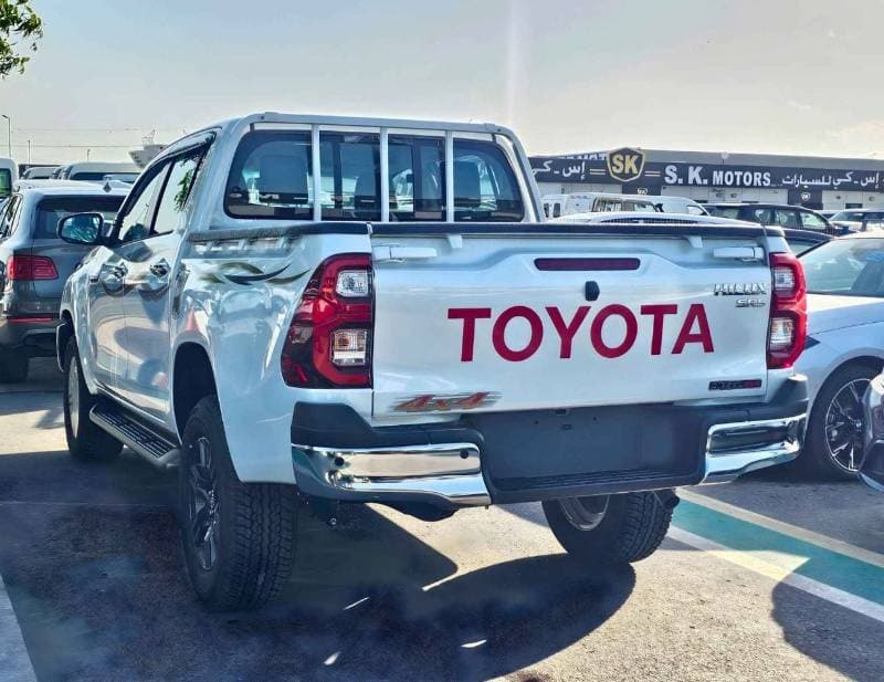2026 Toyota Hilux SR5 thumbnail 6