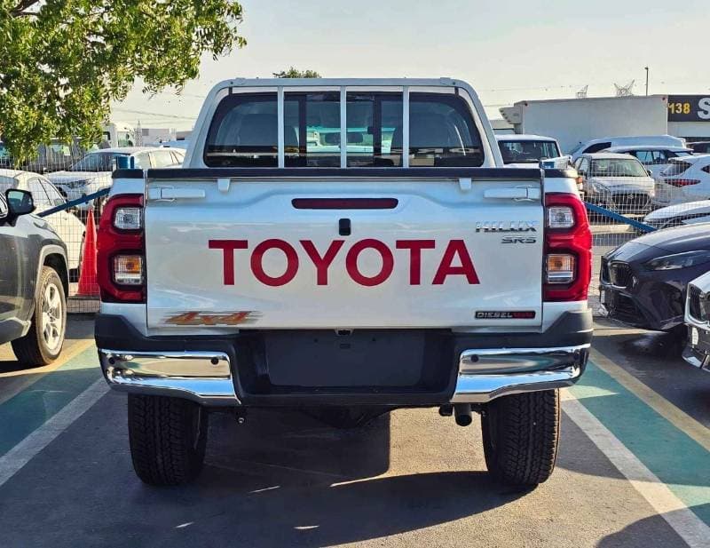 2026 Toyota Hilux SR5 thumbnail 4