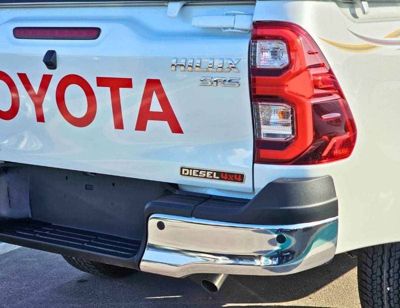 2026 Toyota Hilux SR5 thumbnail 8