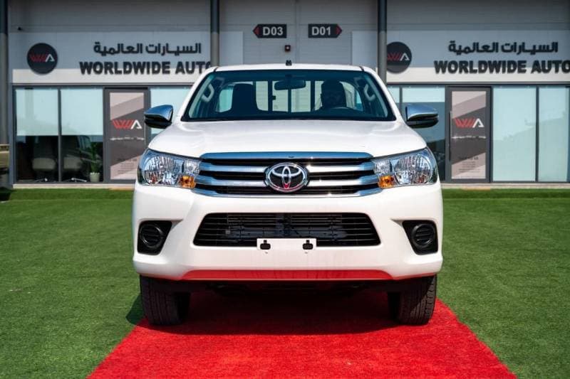 2026 Toyota Hilux thumbnail 2