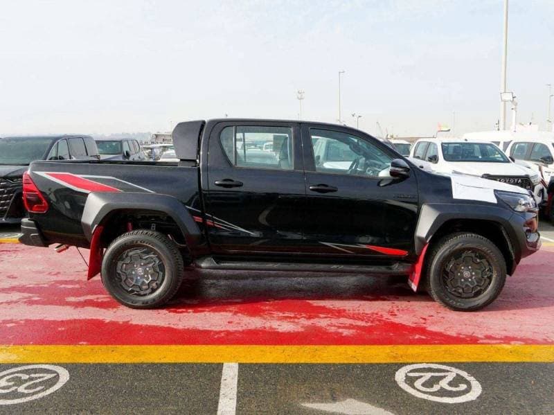 2026 Toyota Hilux GR SPORT thumbnail 3