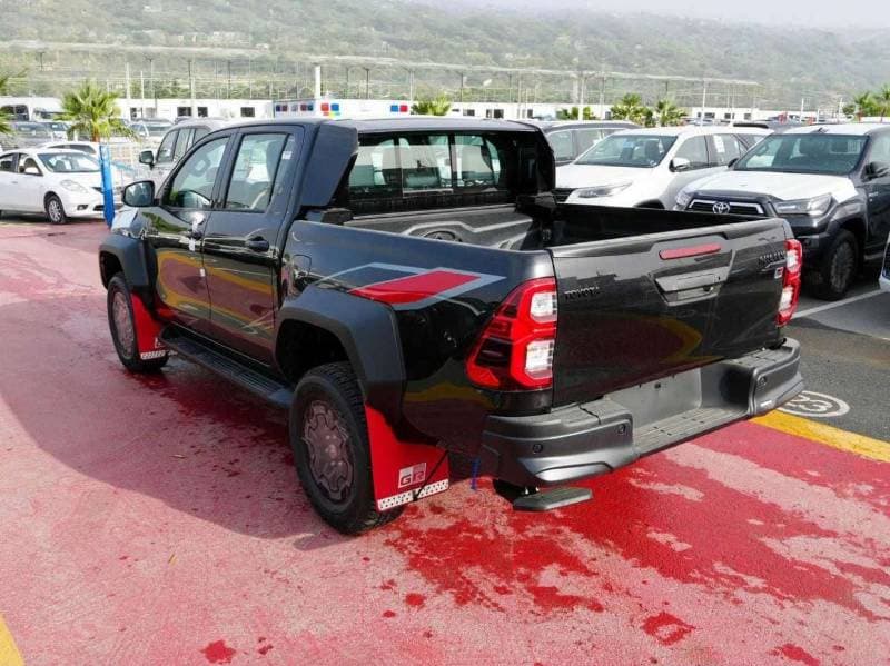 2026 Toyota Hilux GR SPORT thumbnail 4