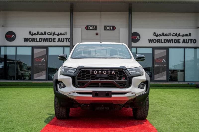 2025 Toyota Hilux GR SPORT thumbnail 2