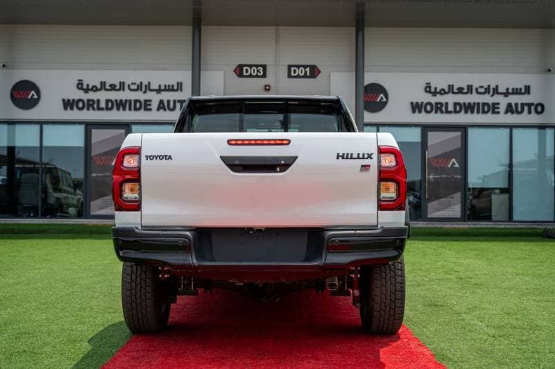 2025 Toyota Hilux GR SPORT thumbnail 5