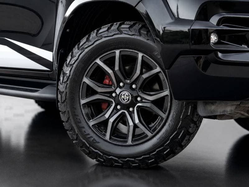 2022 Toyota Hilux GR SPORT thumbnail 7