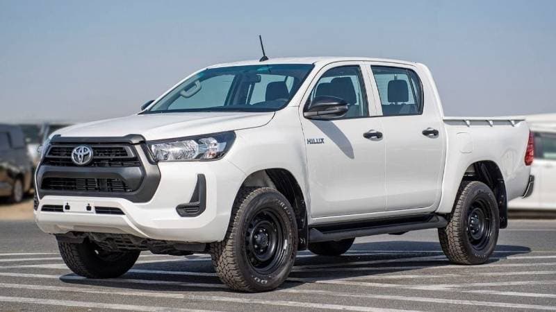 2025 Toyota Hilux GL thumbnail 3