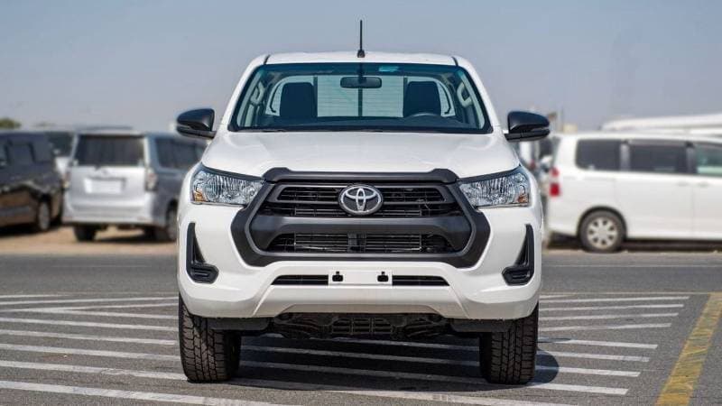 2025 Toyota Hilux GL thumbnail 2