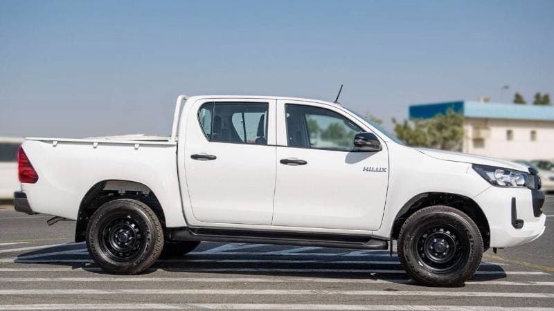 2025 Toyota Hilux GL thumbnail 7