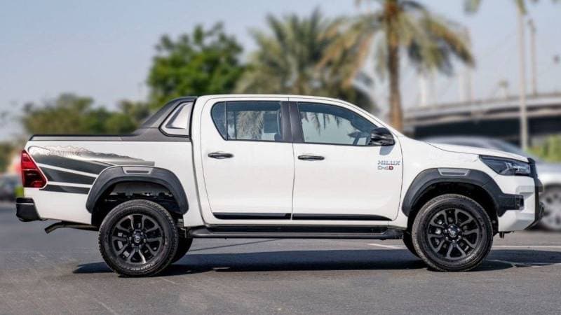 2024 Toyota Hilux ADVENTURE thumbnail 7