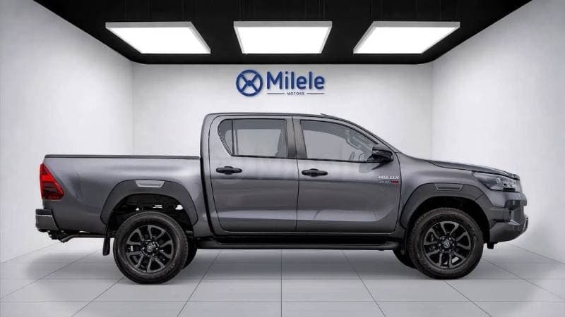 2026 Toyota Hilux ADVENTURE thumbnail 4